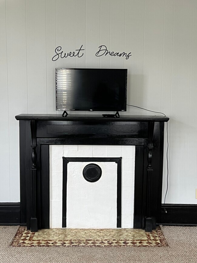 Building Photo - 238 N Church St