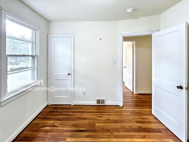 Building Photo - 4800 Cutshaw Ave