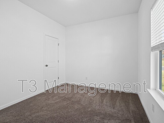 Building Photo - 2101 Franks Ct