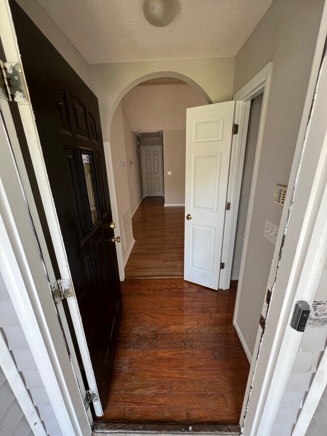 Foyer - 32 Lexington Cir