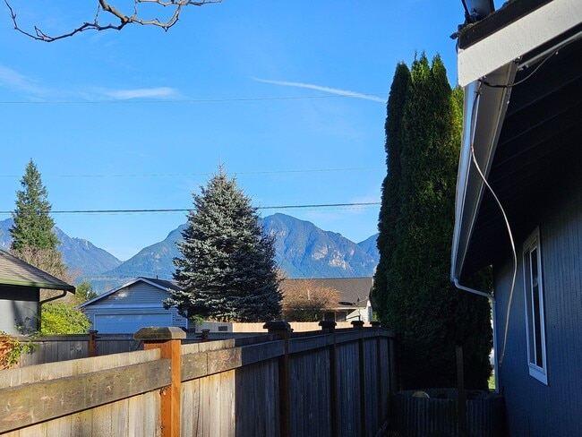 Building Photo - Secluded 3 Bed 2 Bath Rambler in Sultan