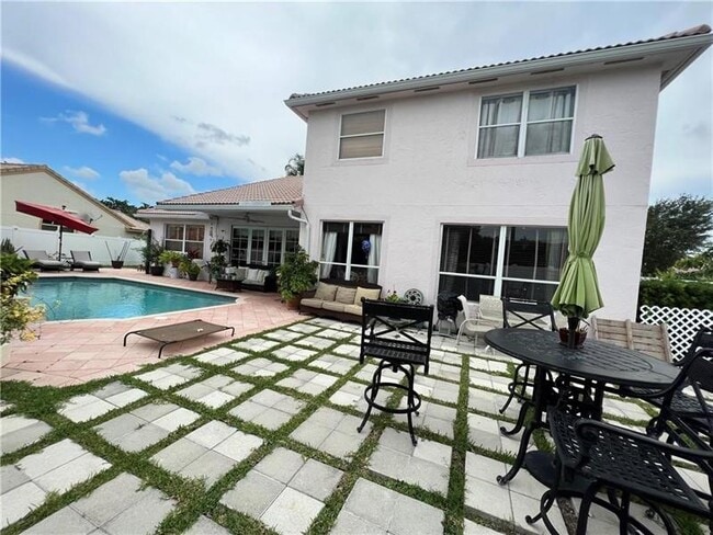 Building Photo - 9588 Lake Serena Dr