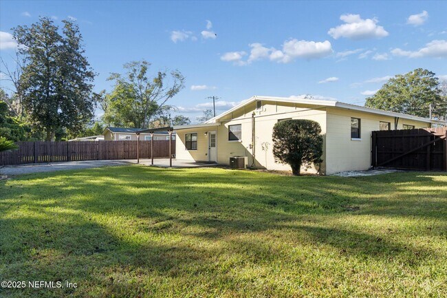 Building Photo - 863 Westgate Dr