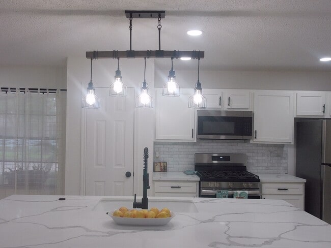 Building Photo - 806 Country Pl Blvd