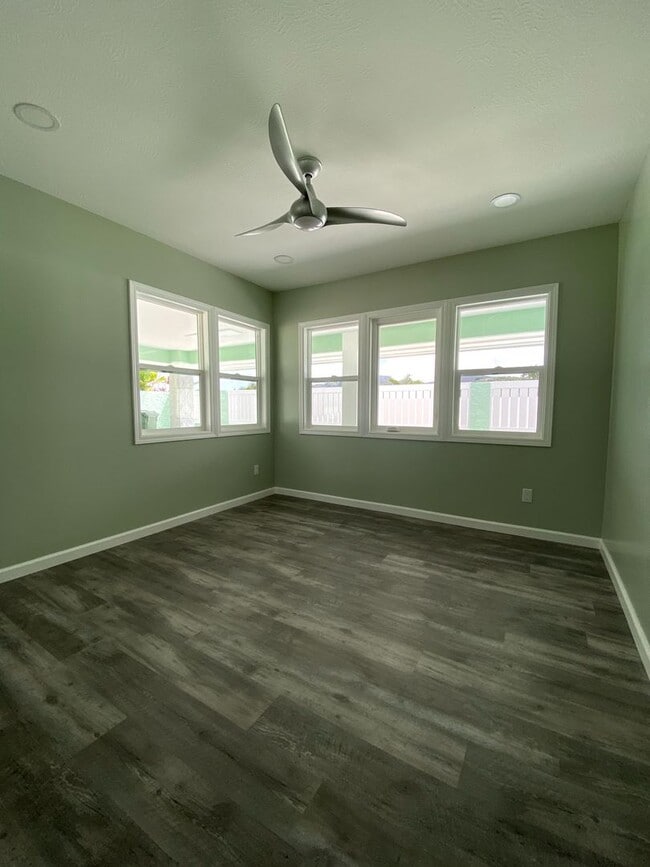 Building Photo - Loihi Place 45-536