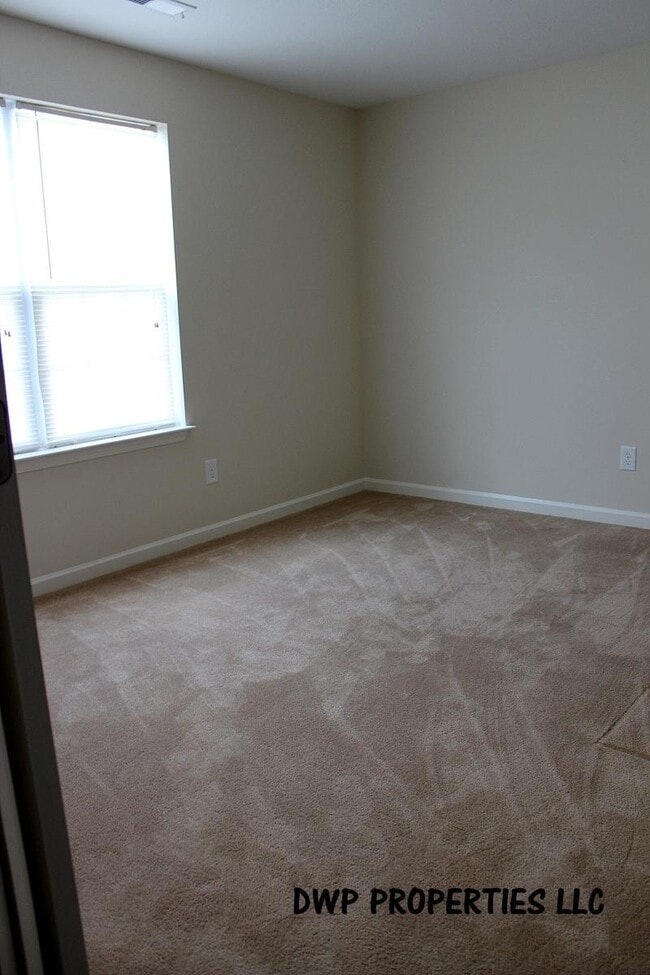 Building Photo - 4245 Youngstown Dr