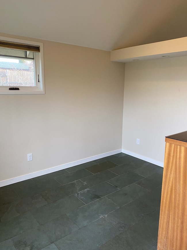 Building Photo - Beacon Hill Guest Cottage