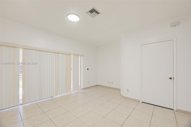 Building Photo - 728 SW 122nd Ave