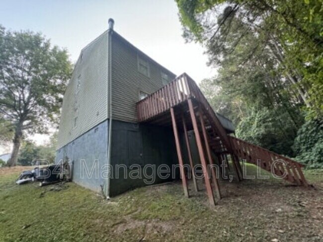 Building Photo - 2039 Marbut Trce