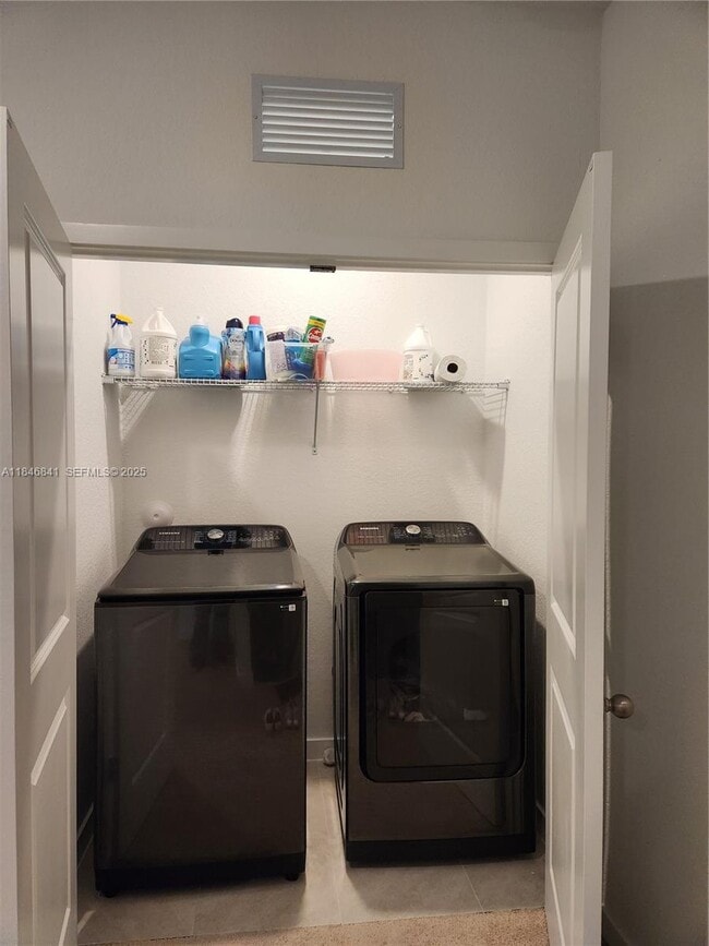 Building Photo - 880 NW 3rd Way