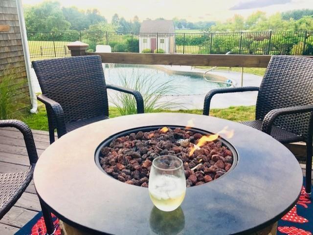 Building Photo - 105 Lilac Ln