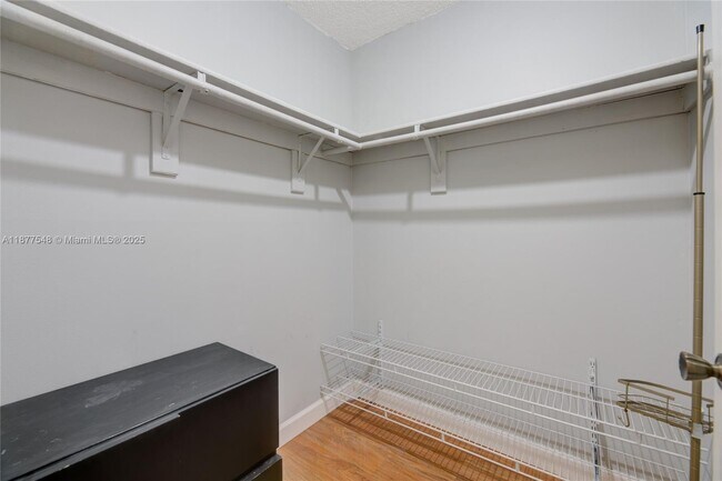 Building Photo - 10835 SW 112th Ave