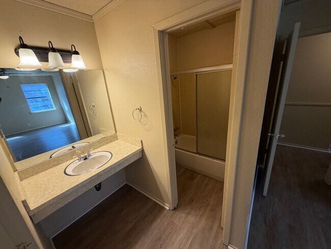 Building Photo - 2722 N St Augustine Rd