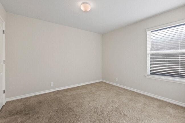 Building Photo - 13349 Bearded Flt