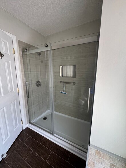 Building Photo - 4 Stonehouse Ct