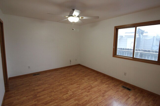 Building Photo - Nice Home with Finished Basement in South Loveland