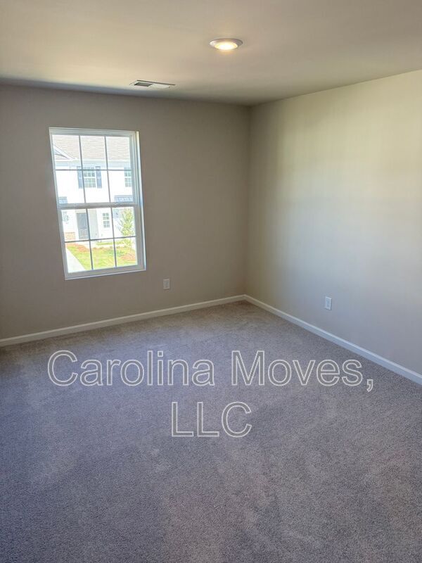 Building Photo - 15 Twiggs Ln