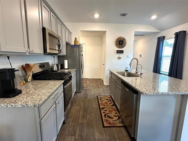 Building Photo - 504 Sandringham Lp