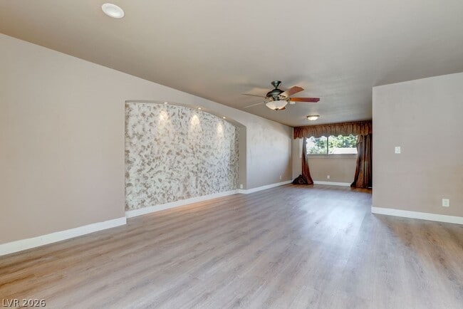 Building Photo - 1489 Santa Anita Dr