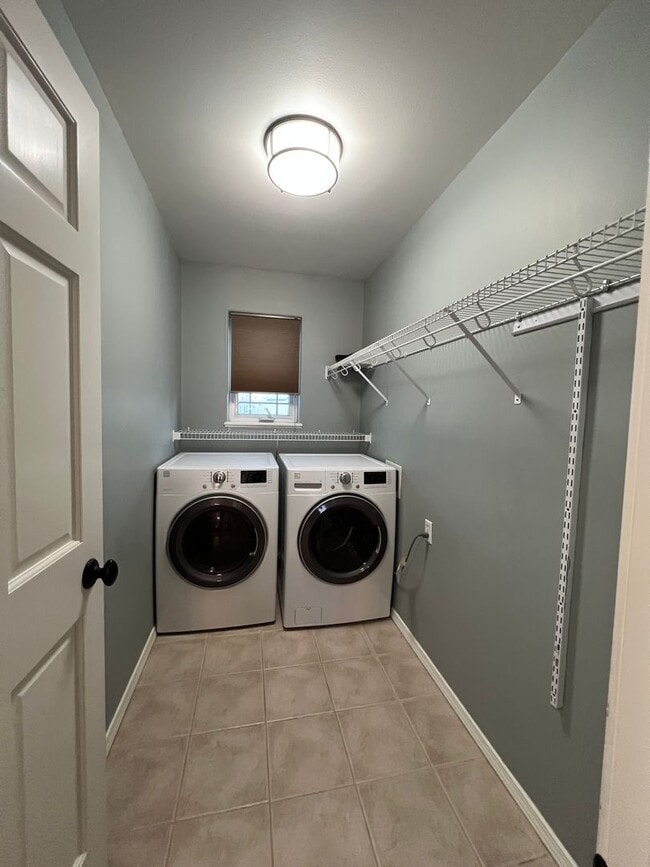 Building Photo - 4 bedroom home in Doyon Estates