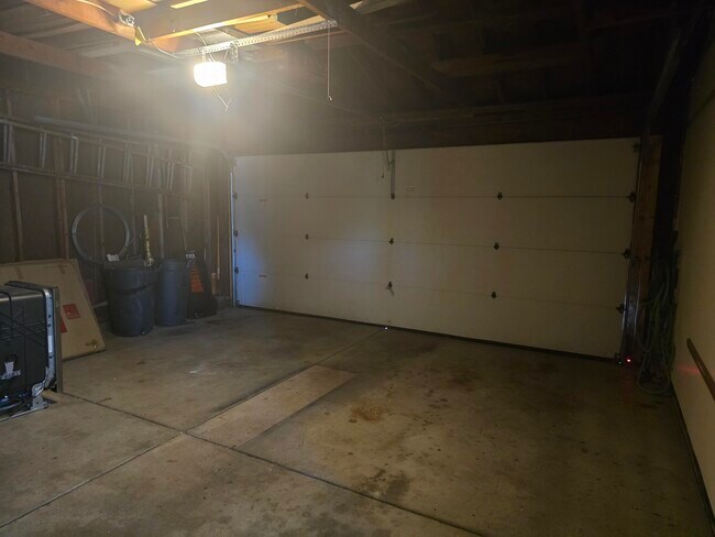 Building Photo - 15353 Huff