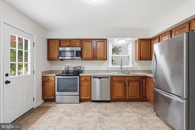 Building Photo - 405 Willow Lawn Dr