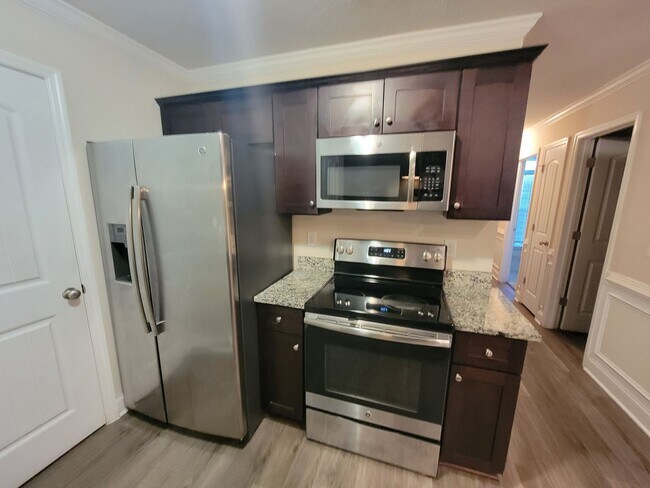 Building Photo - Lakeview Commons - Columbia County