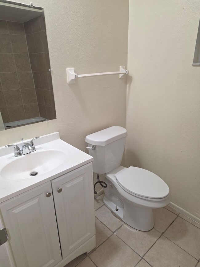 Building Photo - 3/2 DUPLEX