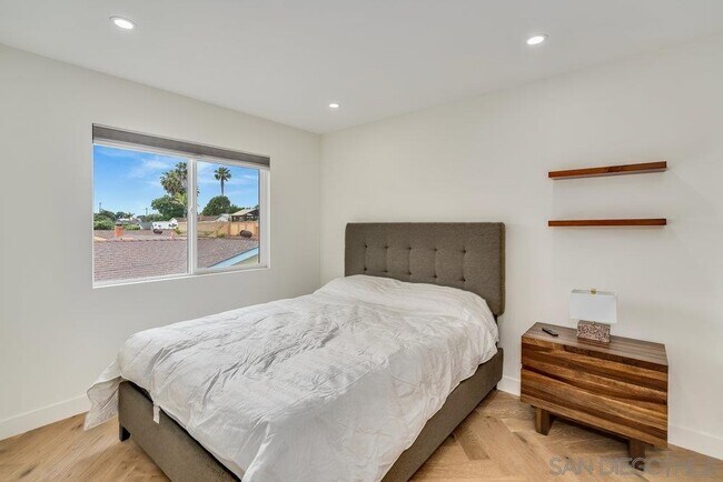 Building Photo - 5050 Gardena Ave