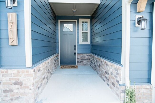 Building Photo - Beautiful 3bd townhome in Alcoa