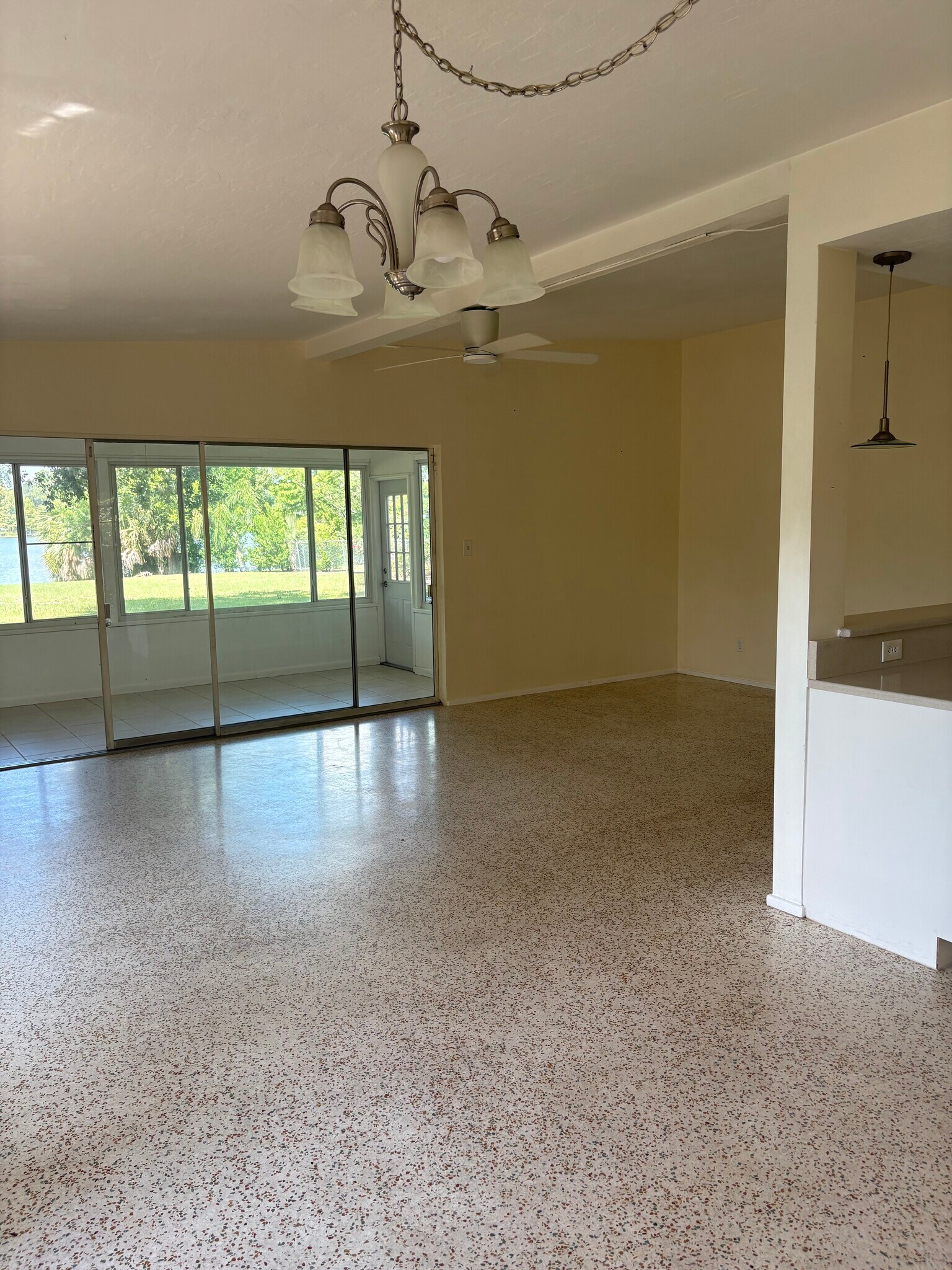 Building Photo - 1200 Tanager Dr