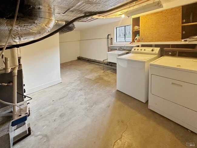 Building Photo - 250 Edgewood Ave