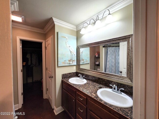 Building Photo - 304 Stoneridge Dr