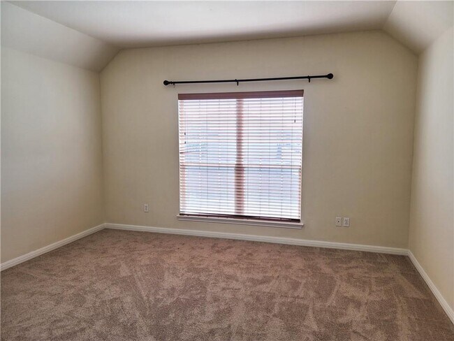 Building Photo - 2103 Ariella Dr