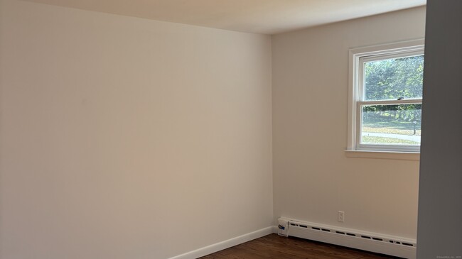 Building Photo - 120 Peters Ln