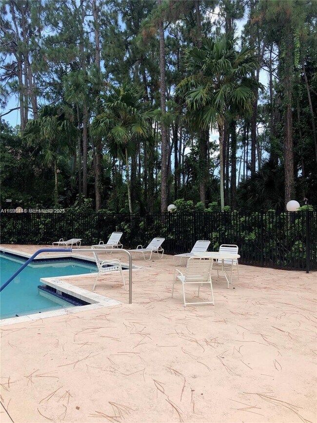 Building Photo - 5800 Coach House Cir