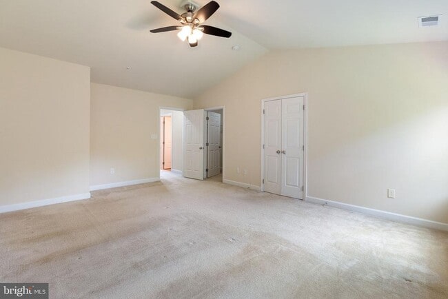 Building Photo - 555 English Oak Ln