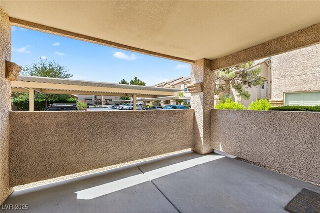 Building Photo - 1150 N Buffalo Dr