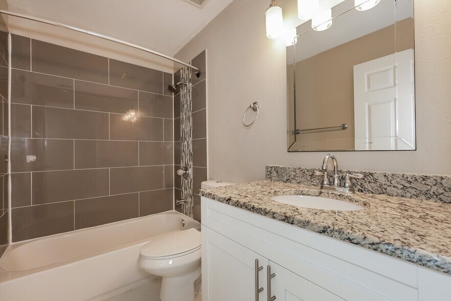 Building Photo - 807 Rocky Mountain Ct