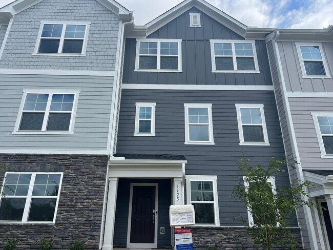 Building Photo - 1423 Jay Rd
