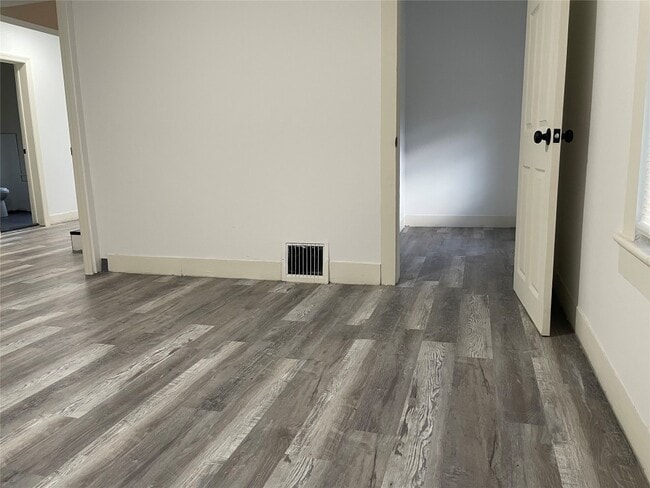 Building Photo - 50 Schubert St