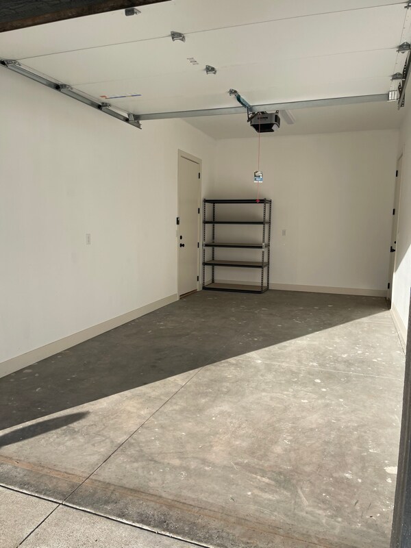 Building Photo - 676 676 W Lava Pointe Dr