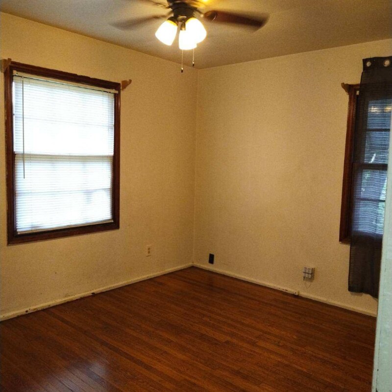 Building Photo - 154 Cameron Rd