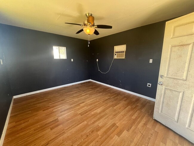 Building Photo - Spacious 4bed 2bath home in Elverta!