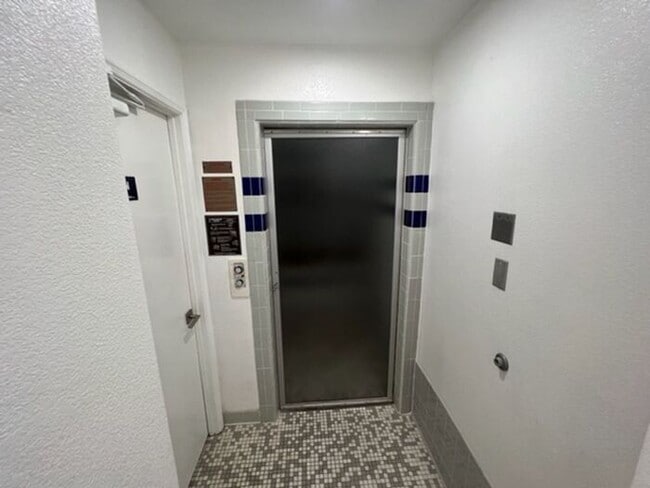 Building Photo - Pending/ Rented - One Bedroom Condo on Riv...