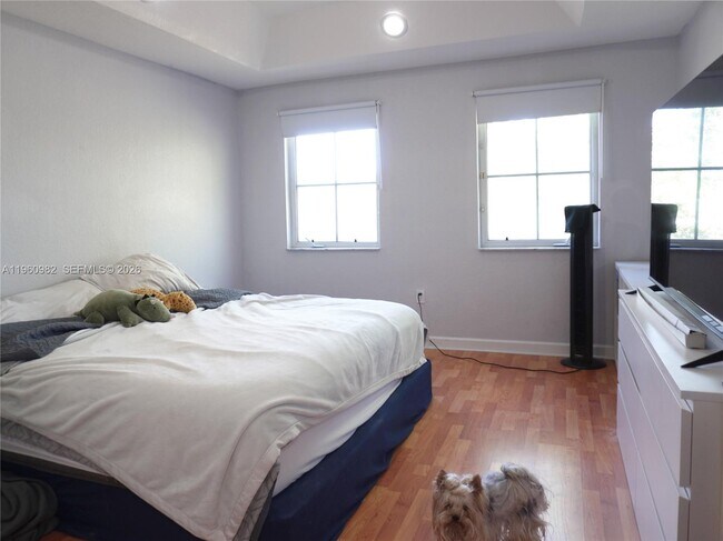 Building Photo - 130 Jacaranda Country Club Dr