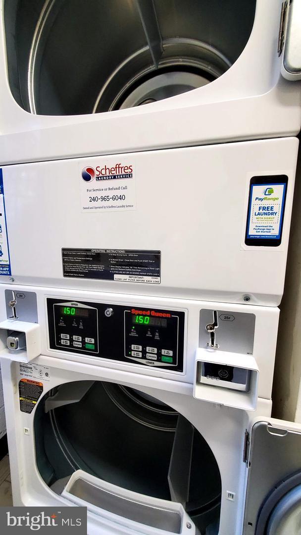 Building Photo - 3874 Lyndhurst Dr