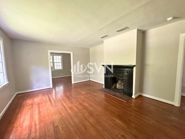Building Photo - 4823 Auburn Dr N