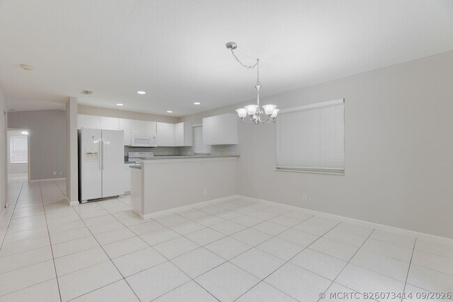 Building Photo - 622 Lytle St