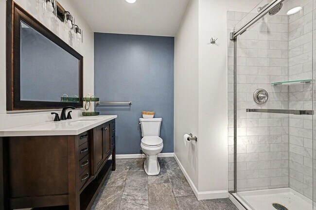 Building Photo - 325 W Delhi Rd